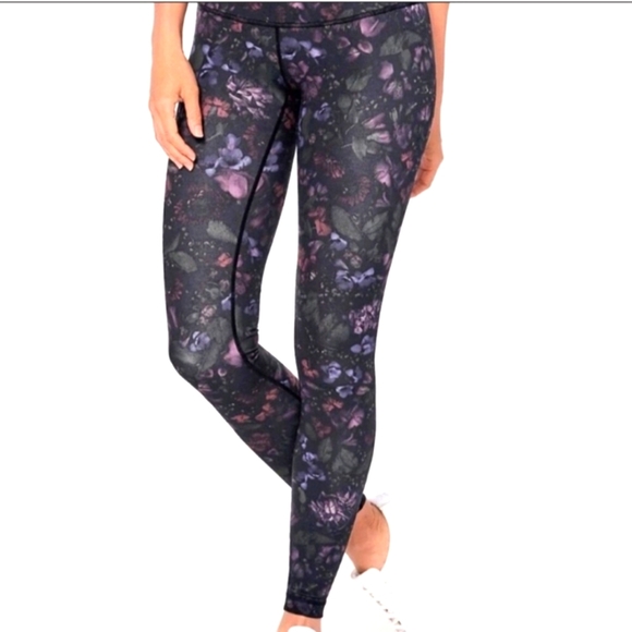 LULULEMON Leggings Dark Floral Wunder Pattern Size Small - Picture 1 of 5